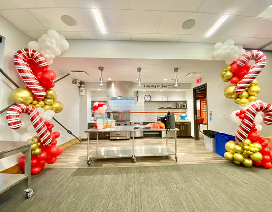 Holiday Themed Grab-n-Go Balloon Garland